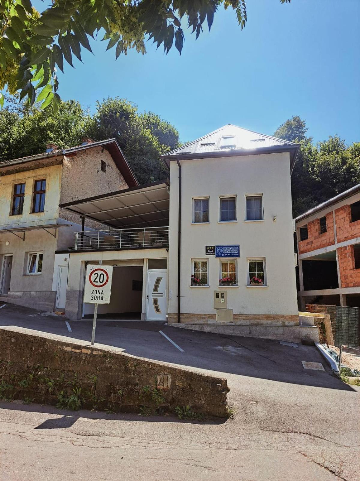 Apartmani Waterfall / Vodopad Jajce Esterno foto